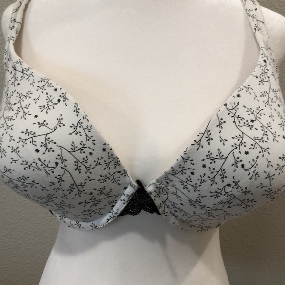 CACIQUE Plunge underwire molded cup bra. Size 44DD - Picture 2 of 10